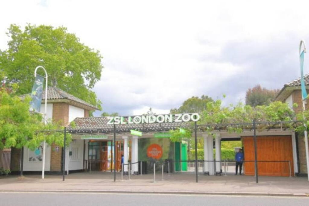 Boutique Modern Hotel Room For Two Near Tube And Bus Stations Londra Exterior foto