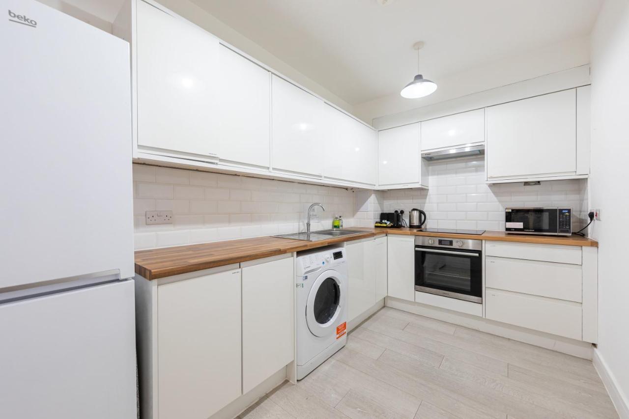 Boutique Modern Hotel Room For Two Near Tube And Bus Stations Londra Exterior foto